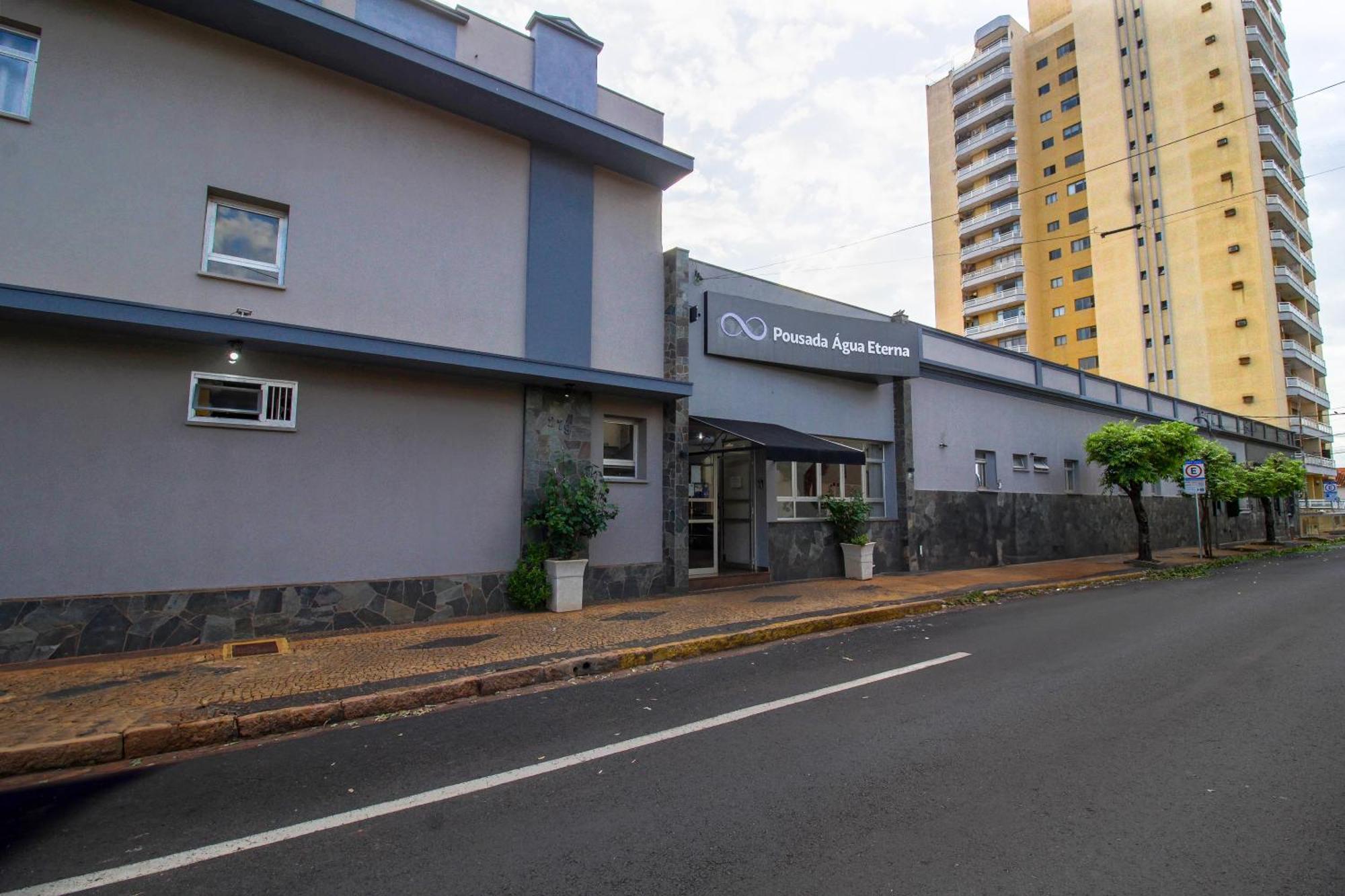 Pousada Agua Eterna - Proximo Ao Museu De Cera, Hot Beach E Thermas Dos Laranjais Olímpia Exteriör bild